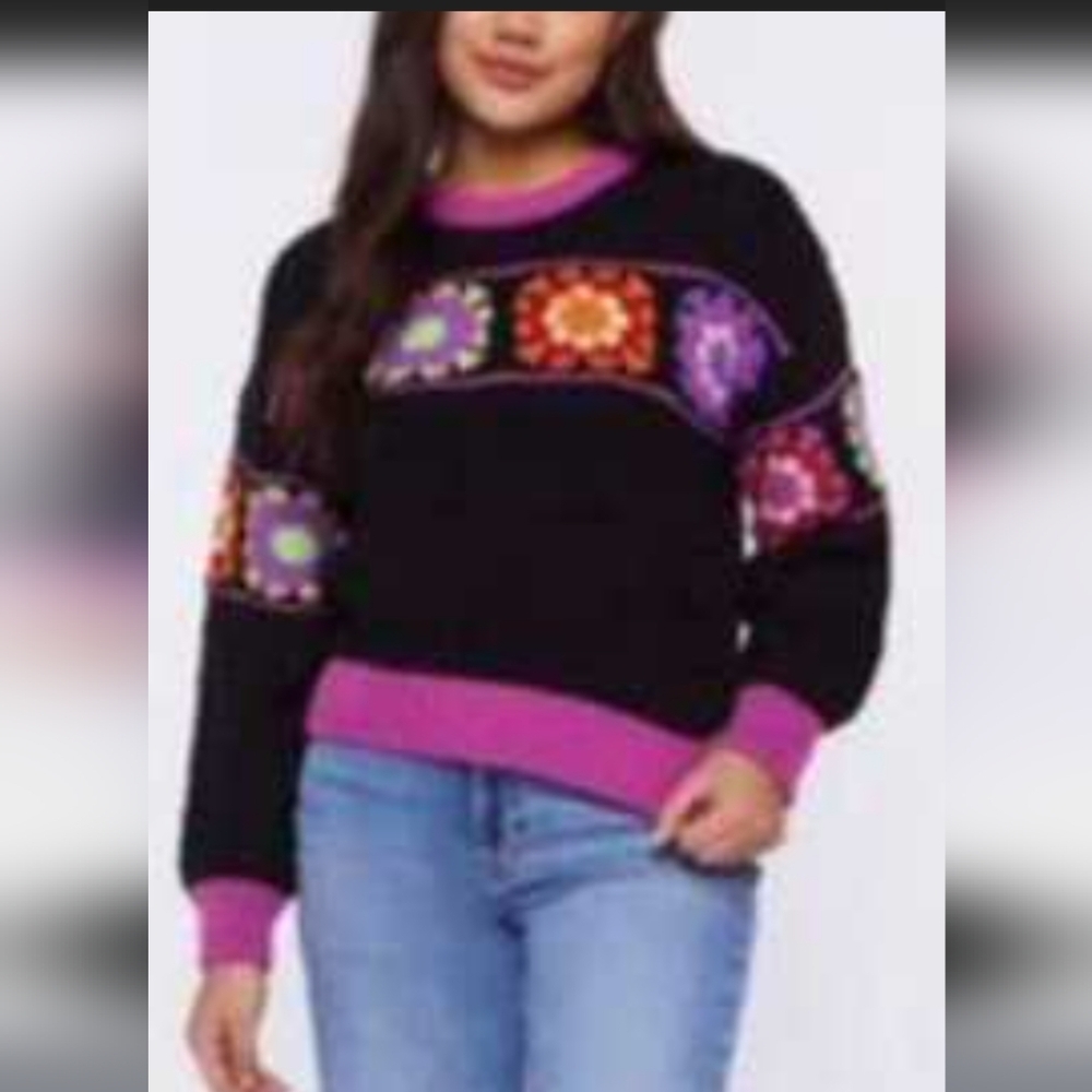 Forever 21 Black and Pink Floral Crew Neck Sweater